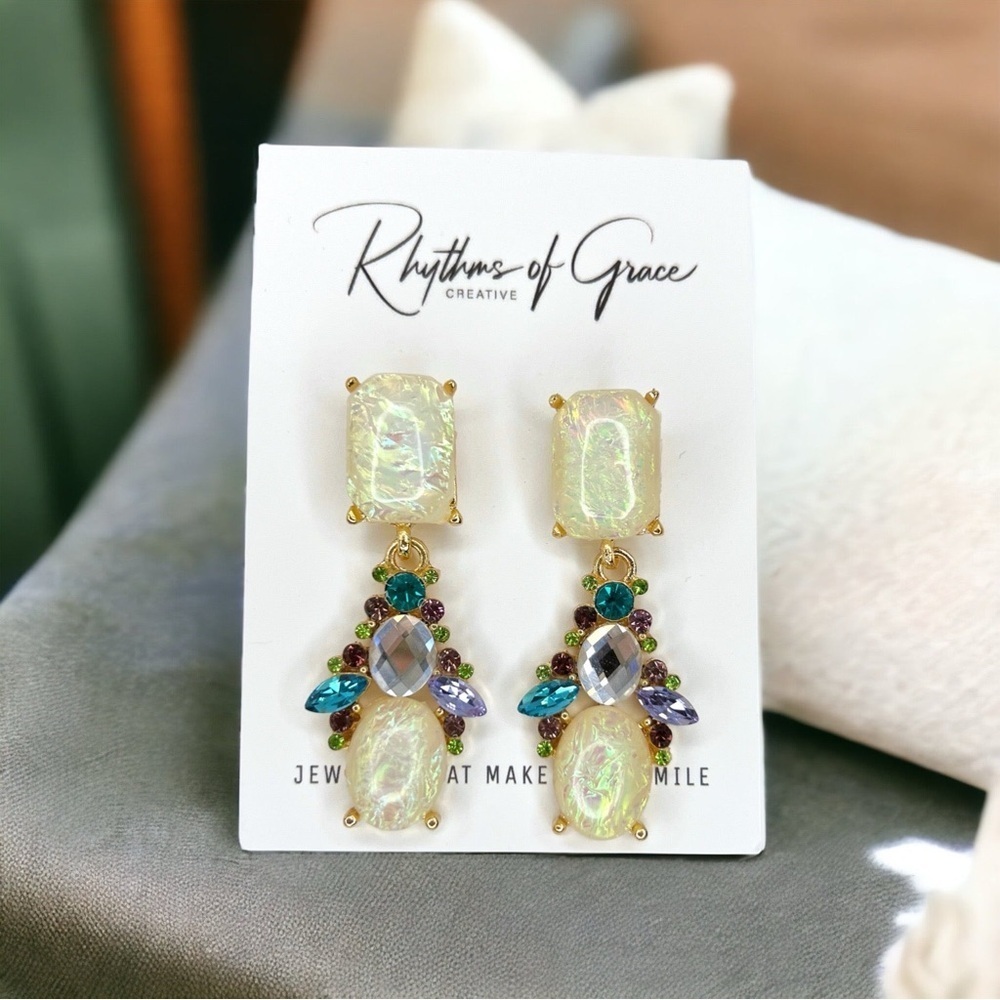 Opal Rhinestone Dangle Earrings – Sparkly Mardi Gras Elegance! ✨ NWT Jewelry